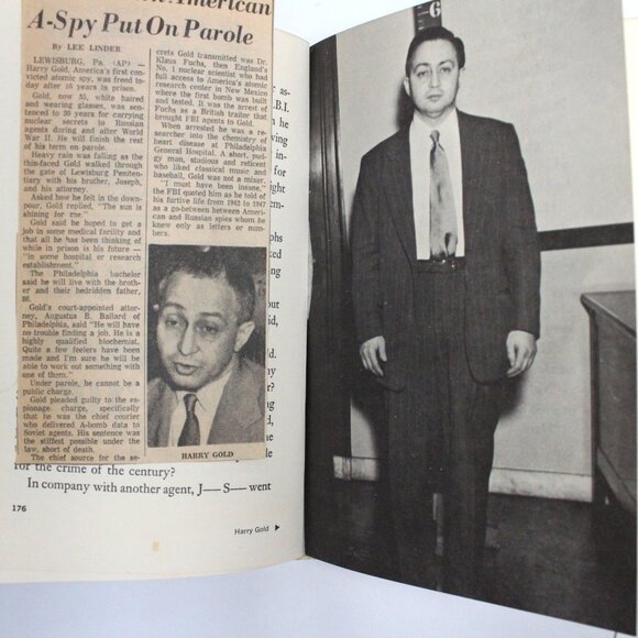 The F.B.I. by Quentin Reynolds Plus an Original Newspaper Clipping - Picture 12 of 13